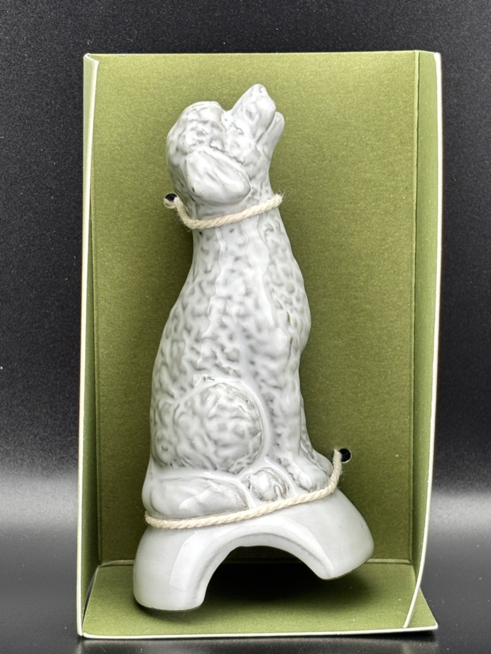 NIB Laura Kim For Crate&Barrel Hand-Glazed Stoneware Dog Pie Vent